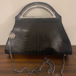 Elegant Black Crocodile-Embossed Women's Bag